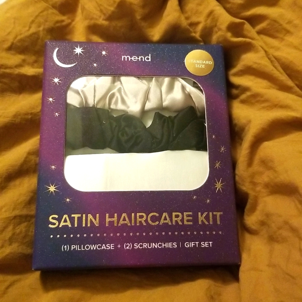 Satin Haircare Gift Set w pillowcase and scrunchies, NIB